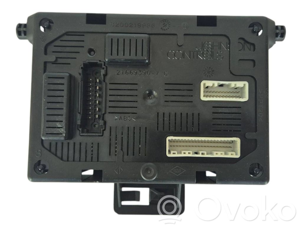 Renault Modus Fuse module 