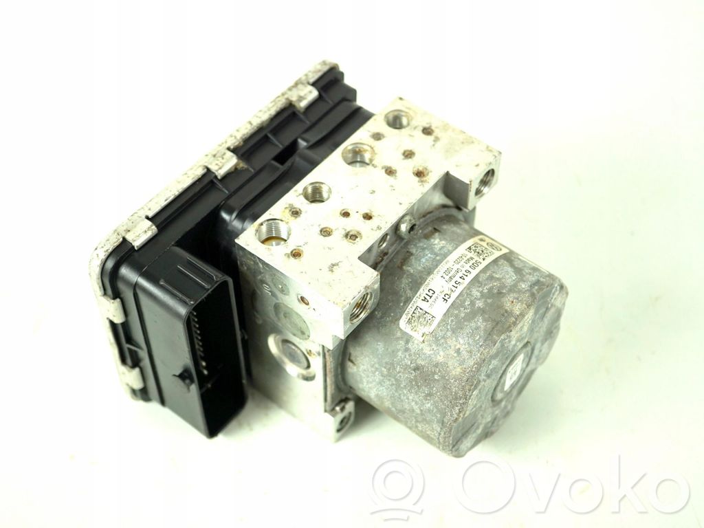 Volkswagen Golf III ABS Pump 