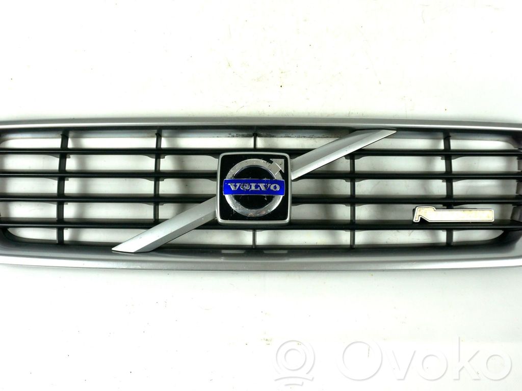 Volvo C30 Front bumper upper radiator grill 