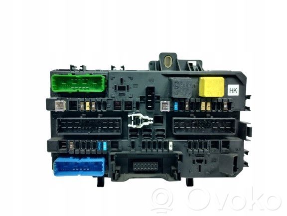 Opel Astra H Fuse module 