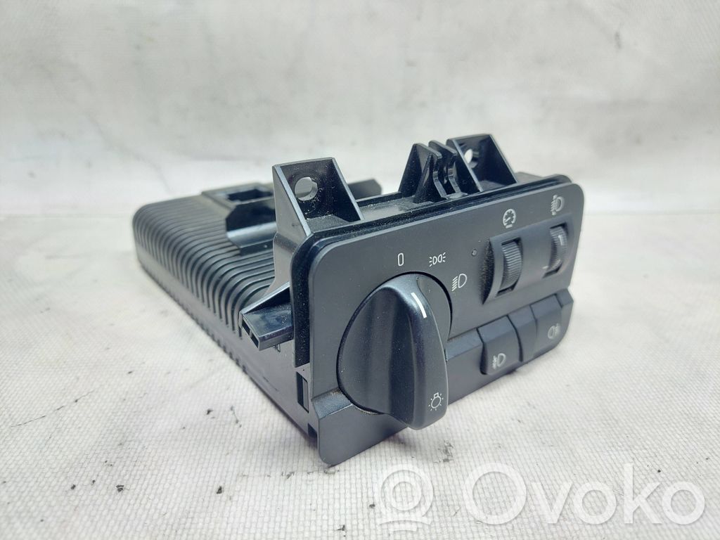 Light switch   6919828,0086973,037239061