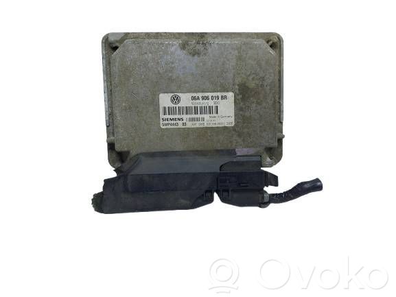 Engine control unit/module   06A906019BR,5WP4443