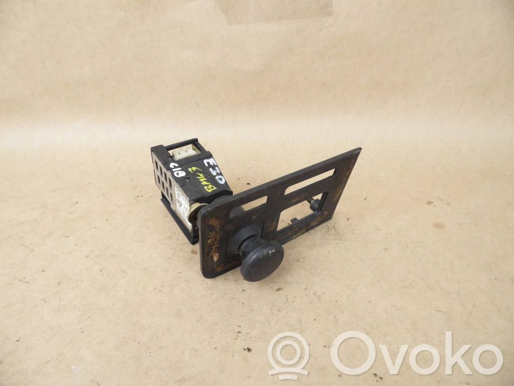 Light switch   30487000,1376001