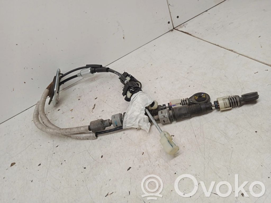 Hyundai i30 Gear shift cable linkage 