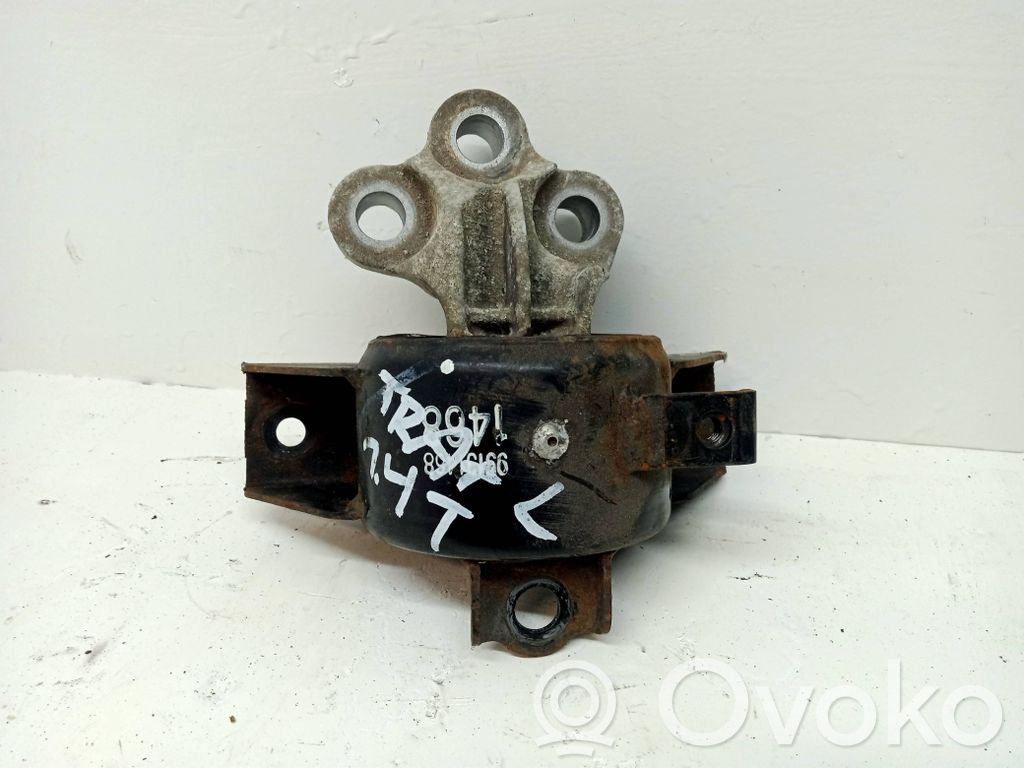 Chevrolet Trax Engine mount bracket 