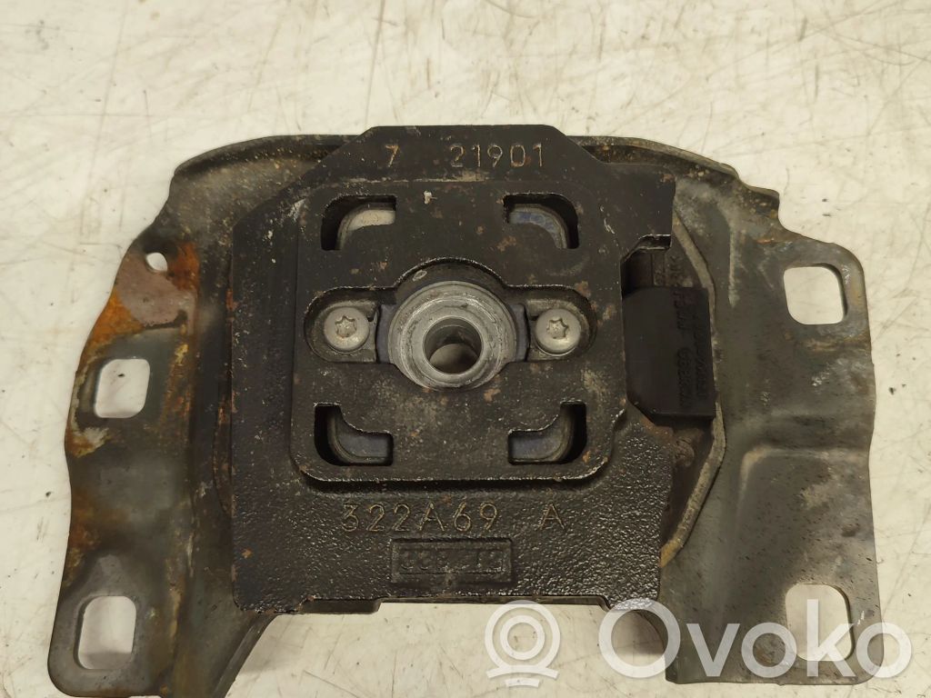 Ford Focus Engine mount bracket 