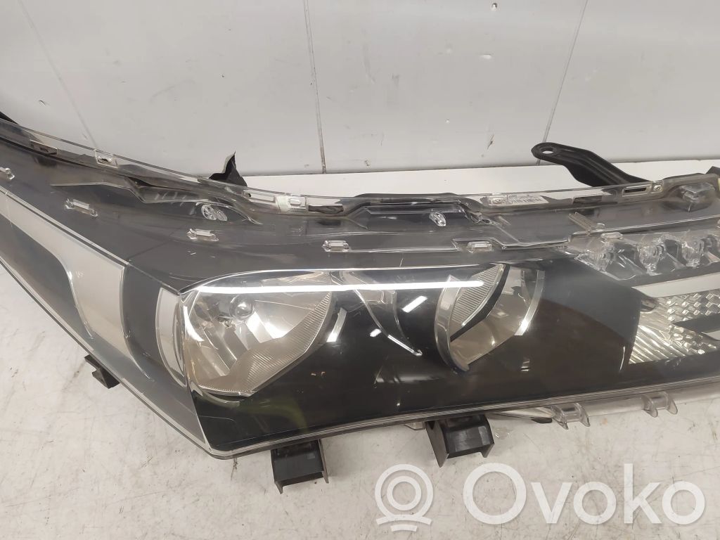 Toyota Corolla E160 E170 Phare frontale 