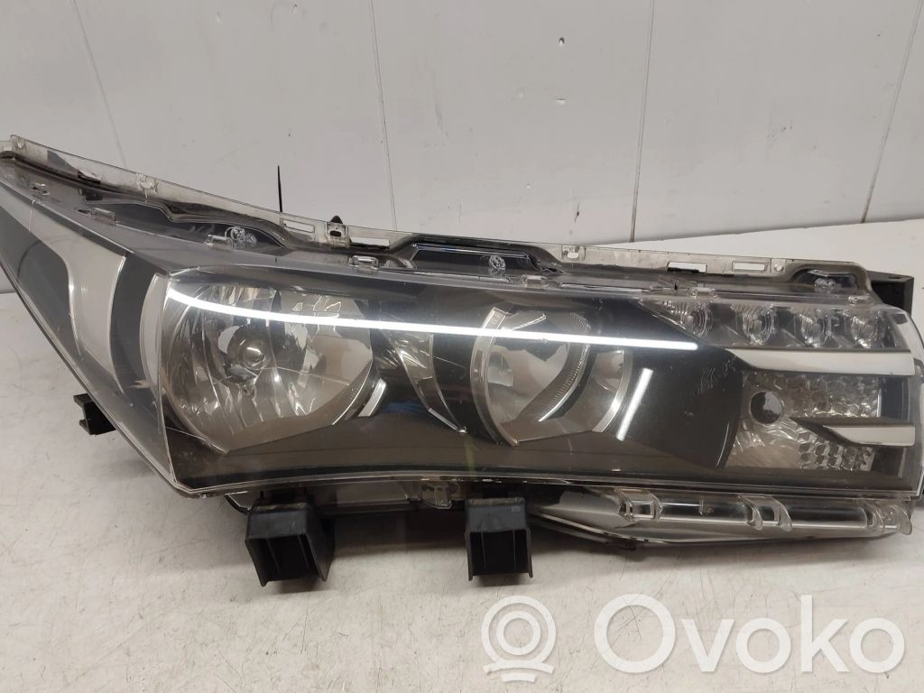 Toyota Corolla E160 E170 Scheinwerfer 