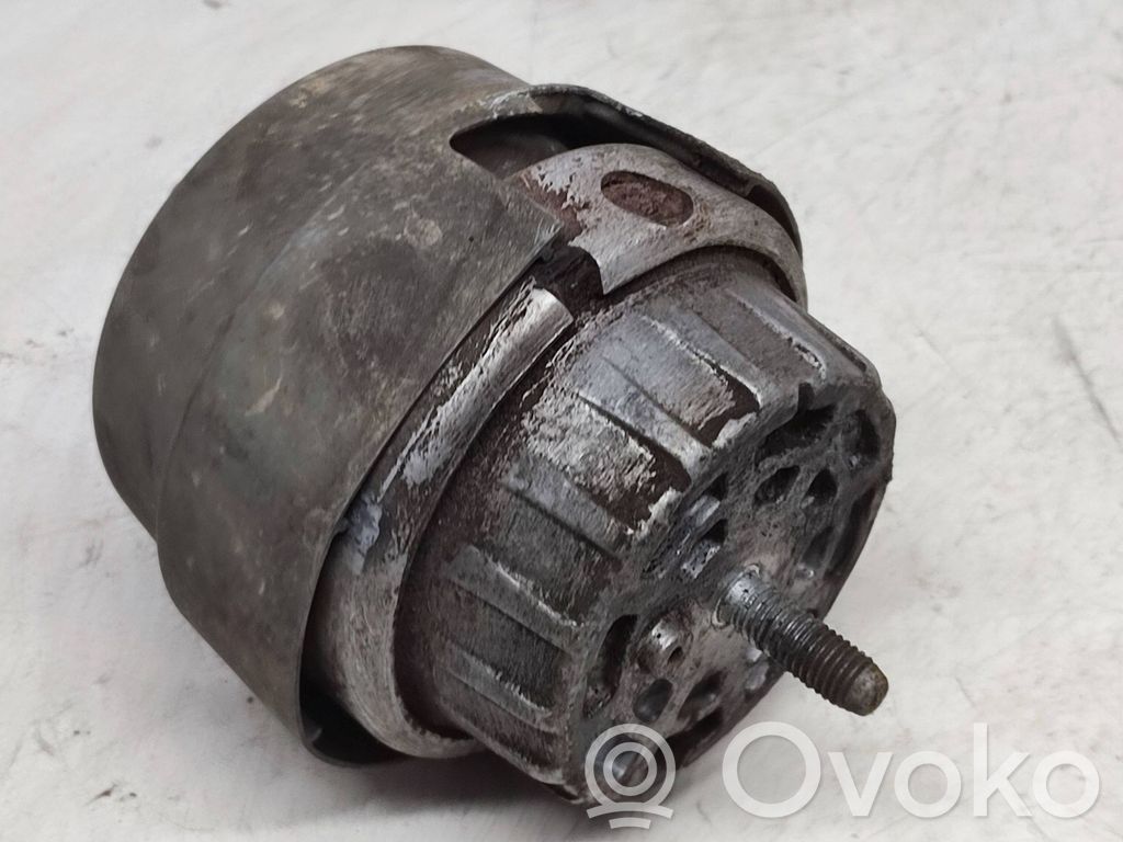 Audi A6 S6 C6 4F Engine mount bracket 