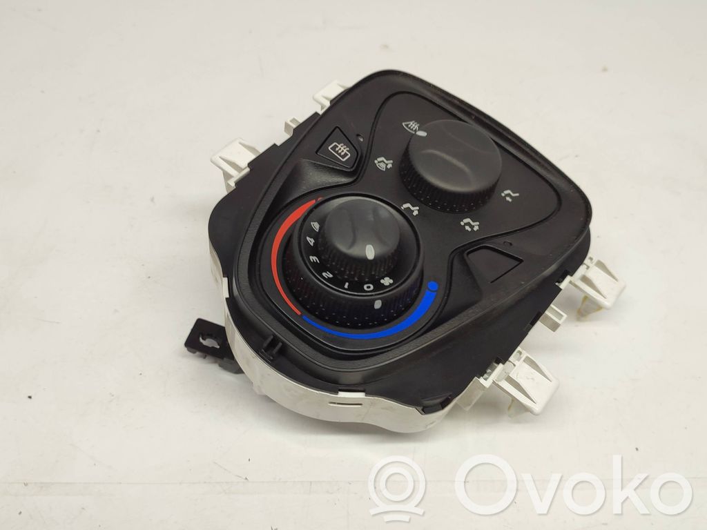 Peugeot 108 Climate control unit 