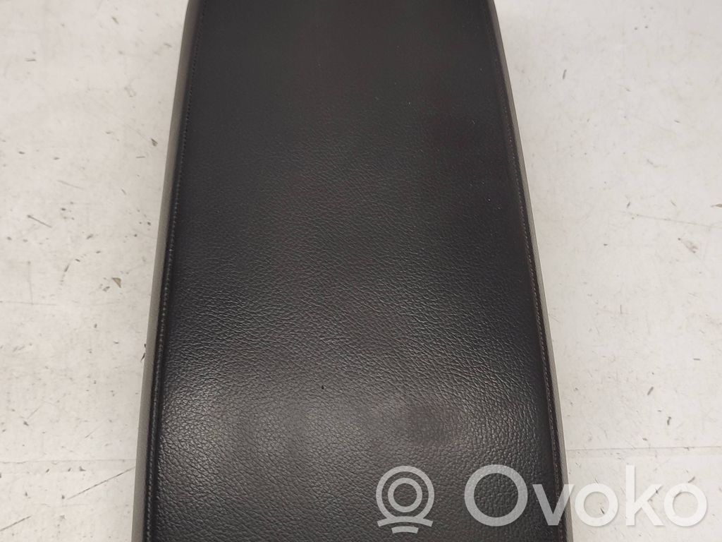 Volvo XC40 Reposabrazos 