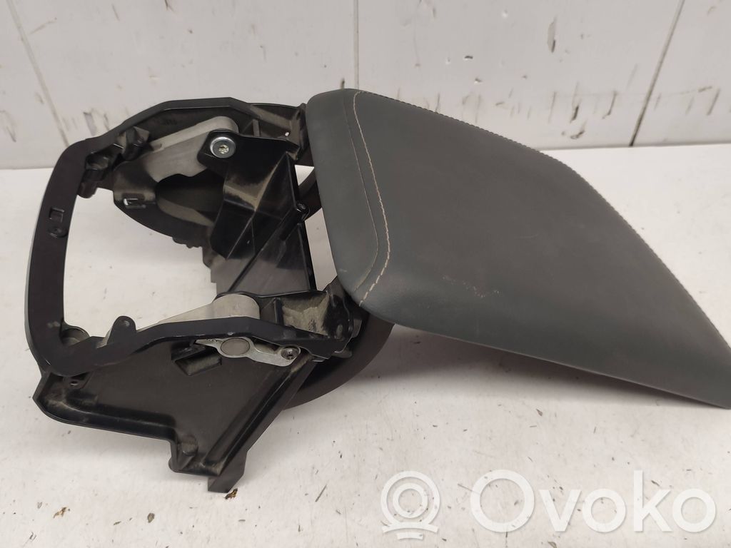 Volvo XC60 Armrest 