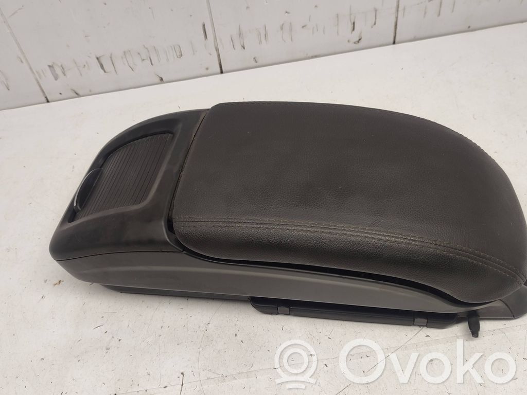 Opel Zafira C Armrest 
