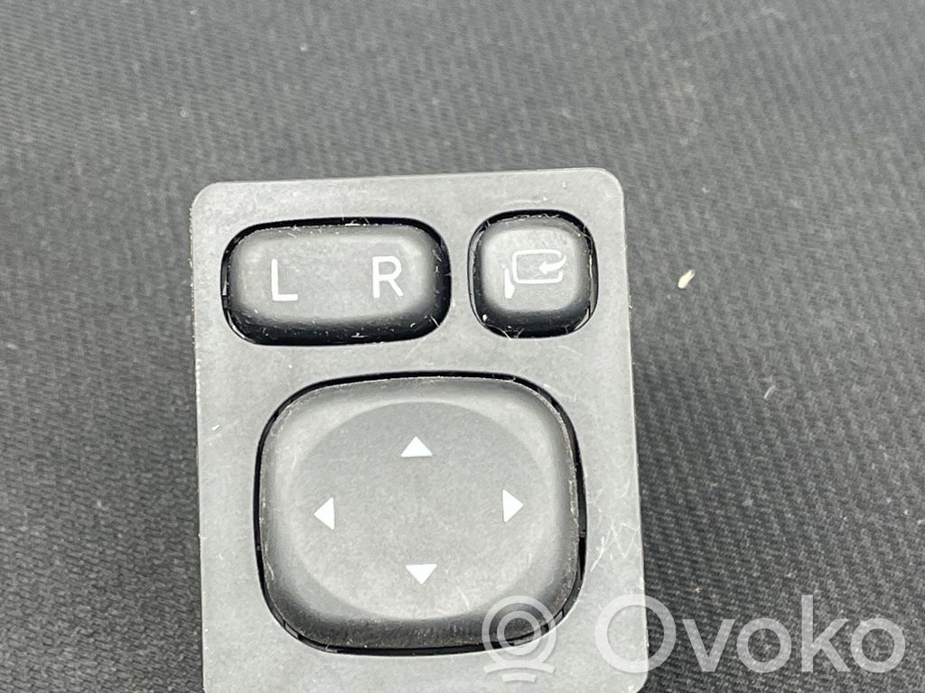 Toyota Auris E180 Wing mirror switch 