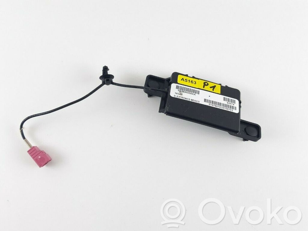 Chrysler Pacifica Aerial antenna amplifier 