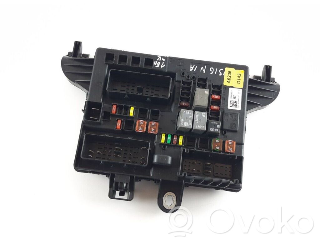 Opel Insignia A Fuse module 