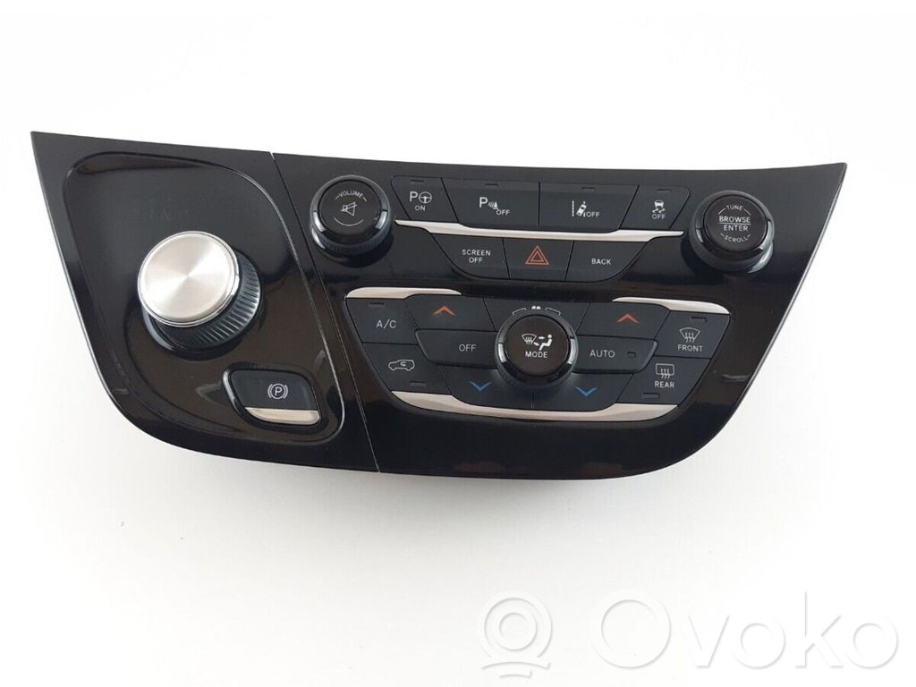 Chrysler Pacifica Climate control unit 