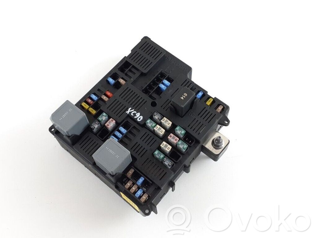 Volvo XC90 Fuse module 