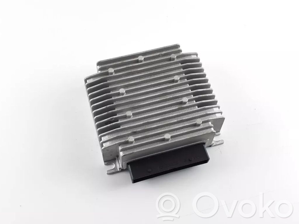 Tesla Model S Garso stiprintuvas 