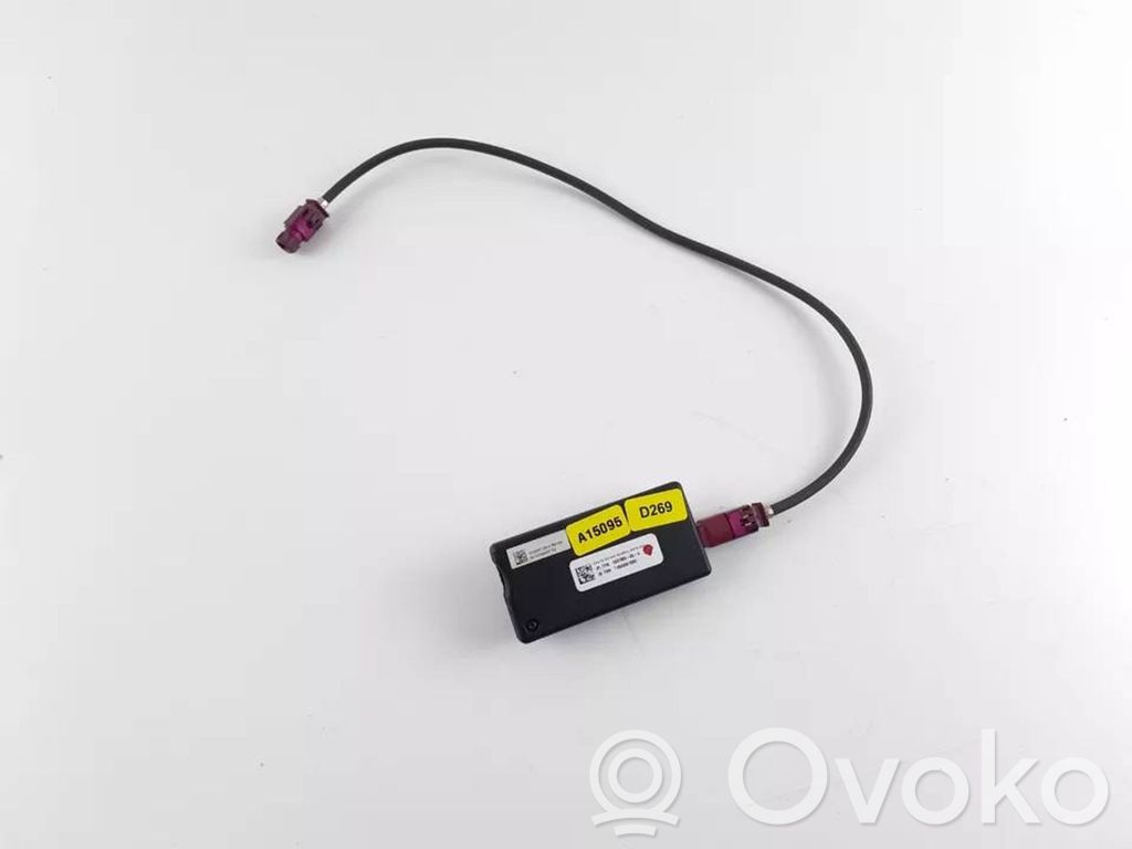 Tesla Model S Aerial antenna amplifier 
