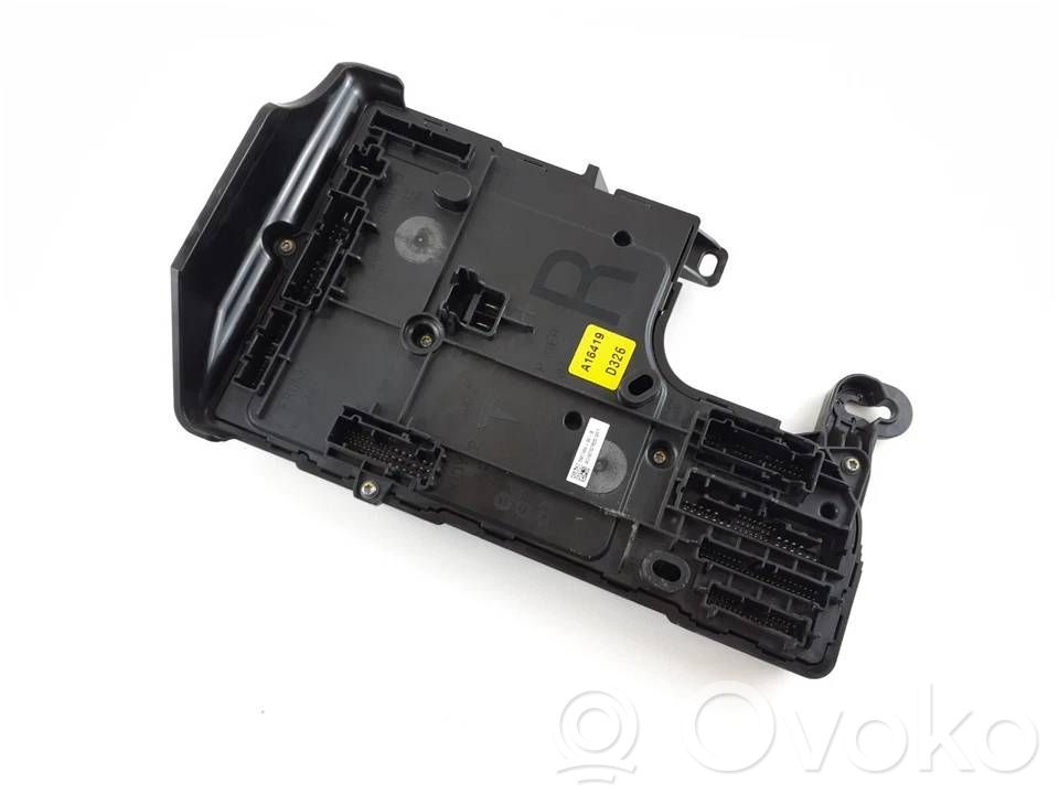 Tesla Model 3 Comfort/convenience module 