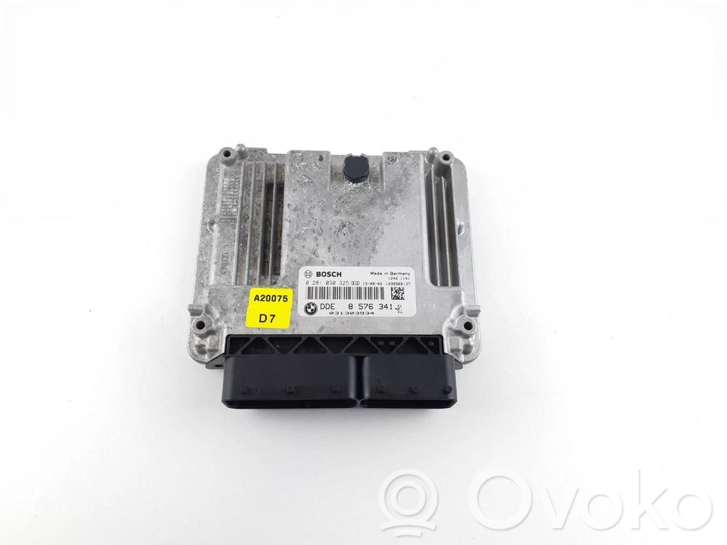 BMW 3 F30 F35 F31 Variklio valdymo blokas 