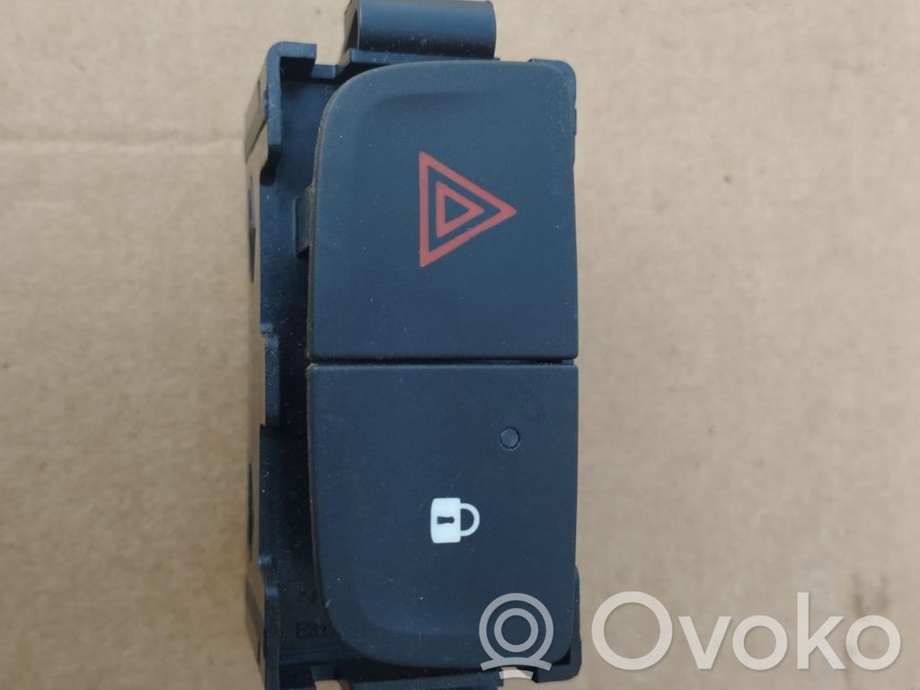 Renault Trafic III (X82) Hazard light switch 