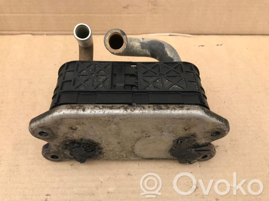 Volvo XC90 Engine oil radiator 