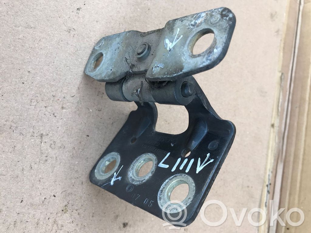 Volvo XC90 Tailgate/trunk/boot hinge 