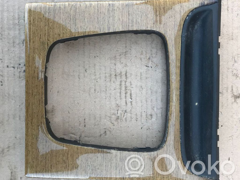 Volvo XC90 Ramka drążka zmiany biegów 