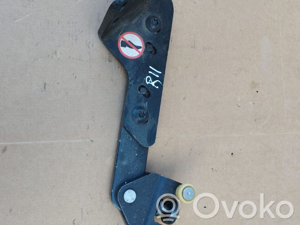 Sliding door lower roller guide/hinge   98080758D