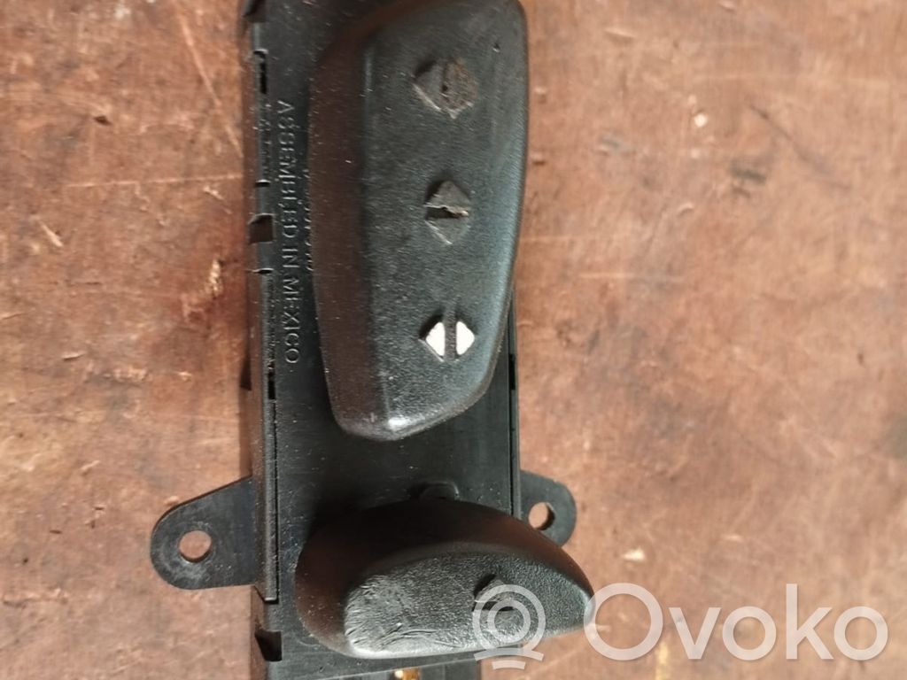 Chrysler Voyager Seat control switch 