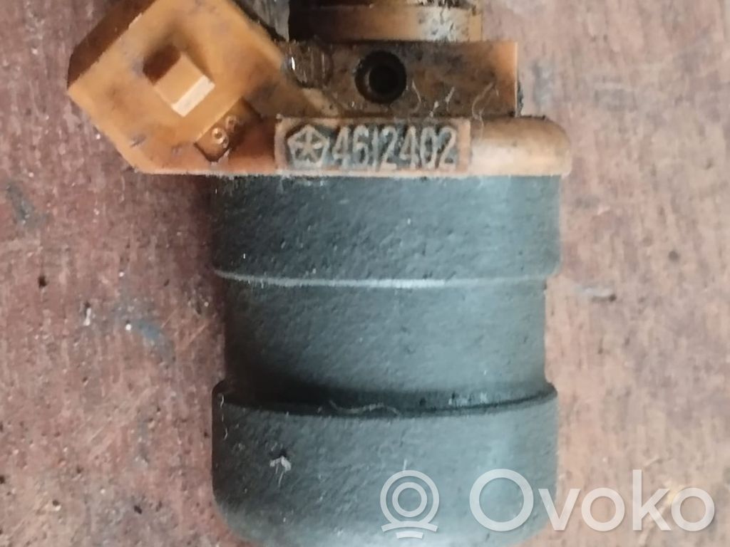 Chrysler Voyager Inyector de combustible 