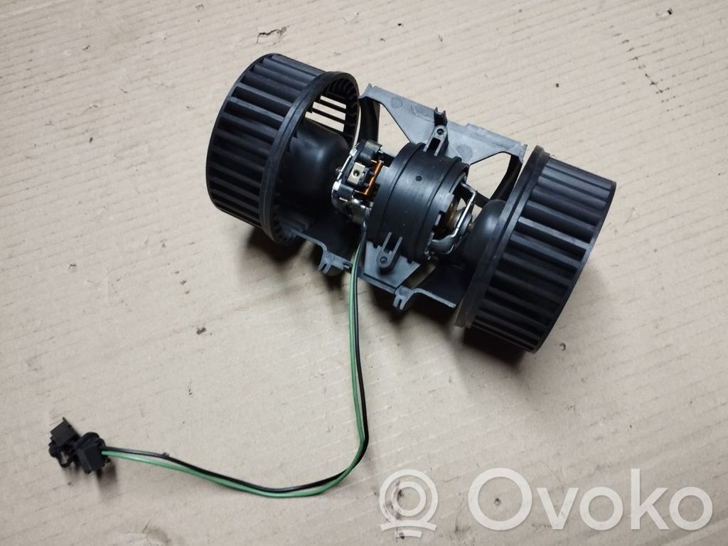 Chrysler Pacifica Mazā radiatora ventilators 