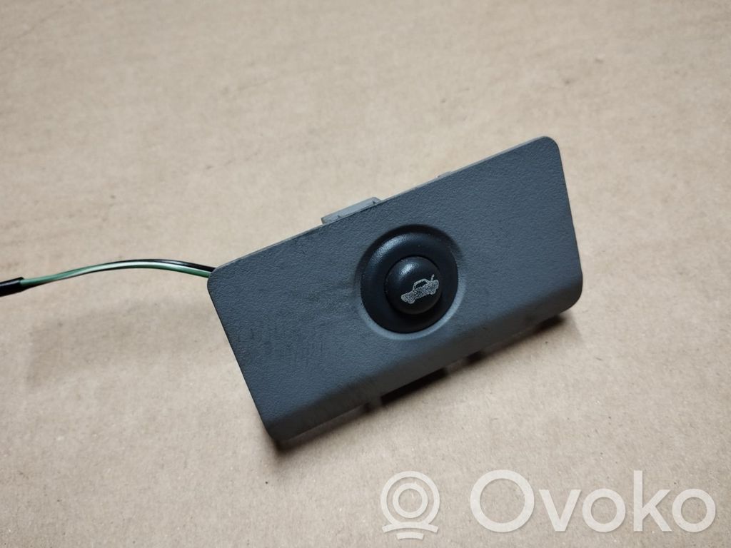 Chrysler Sebring (JS) Tailgate opening switch 