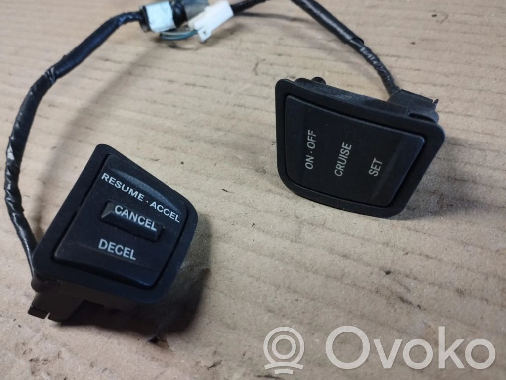 Jeep Grand Cherokee (WK) Steering wheel buttons/switches 