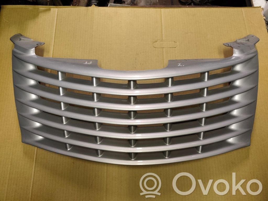 Chrysler PT Cruiser Front bumper upper radiator grill 