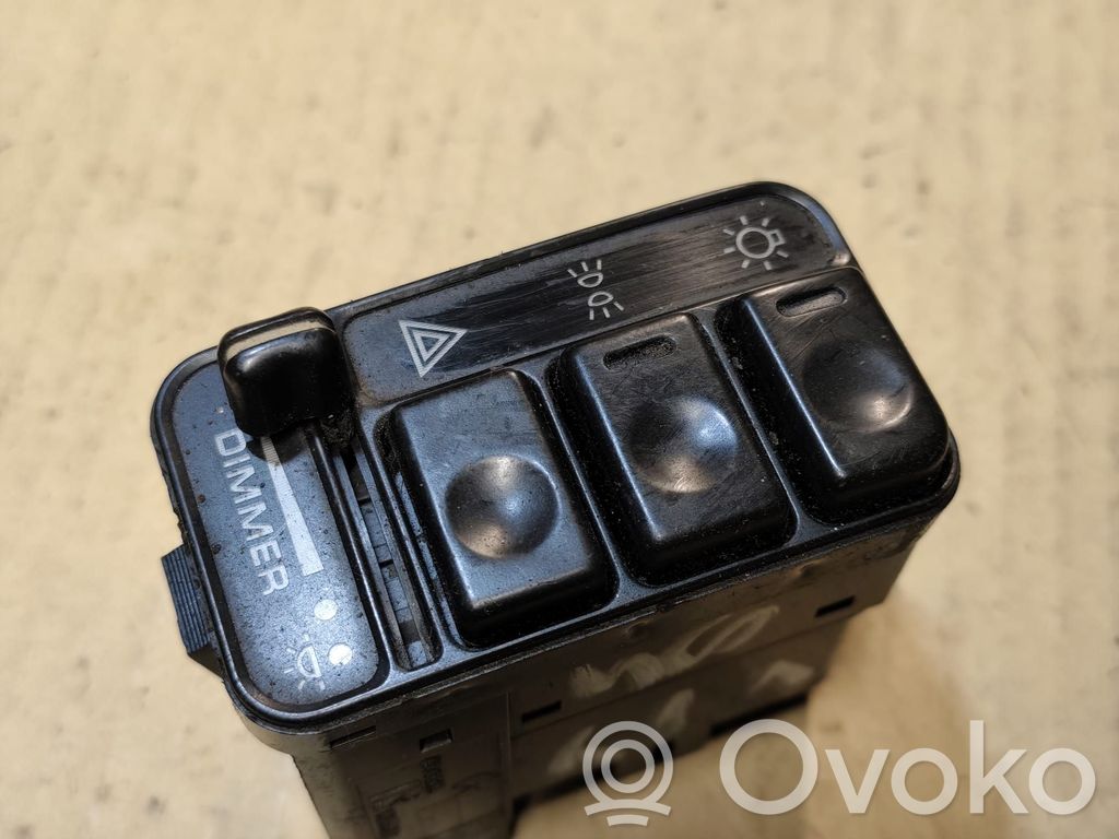 Chrysler Grand Voyager II Botón interruptor de luz de peligro 