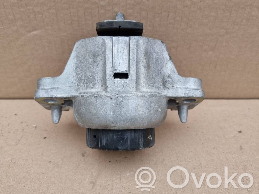 Jaguar XE Engine mount bracket 