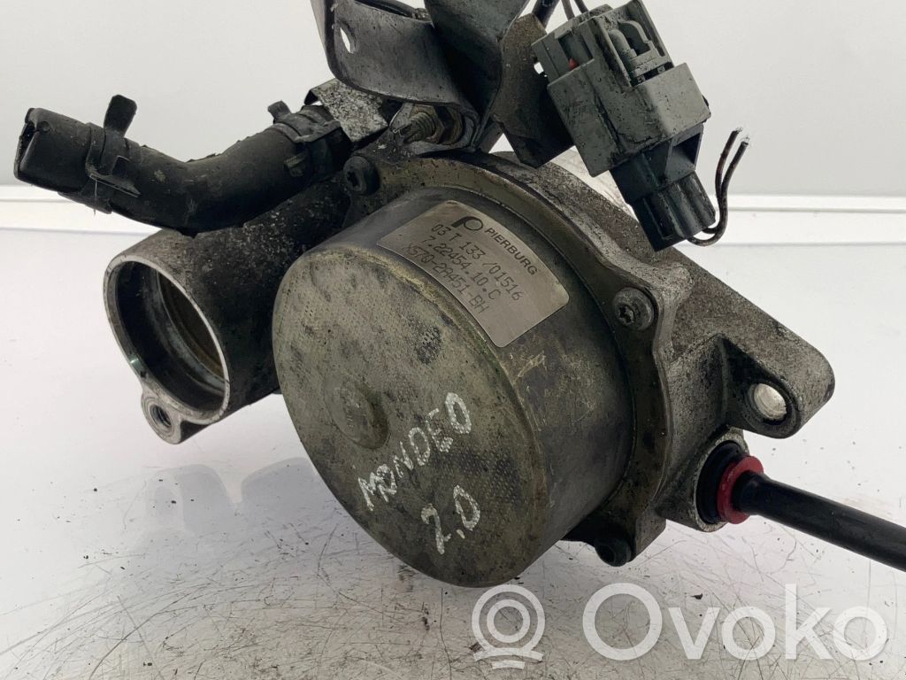 Ford Mondeo Mk III Vacuum pump 