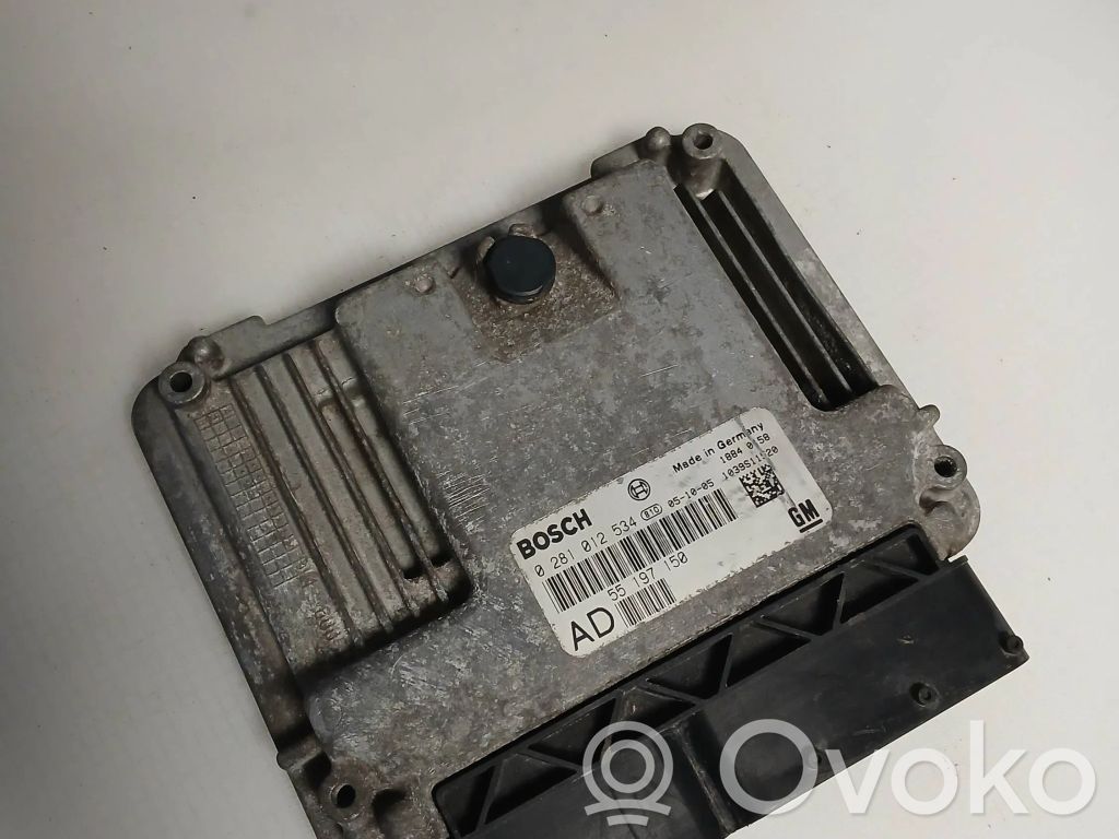 Opel Vectra C Engine control unit/module 
