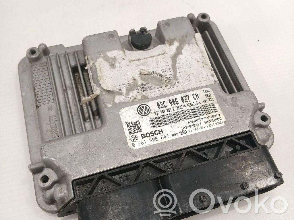 Volkswagen Golf VI Engine control unit/module 