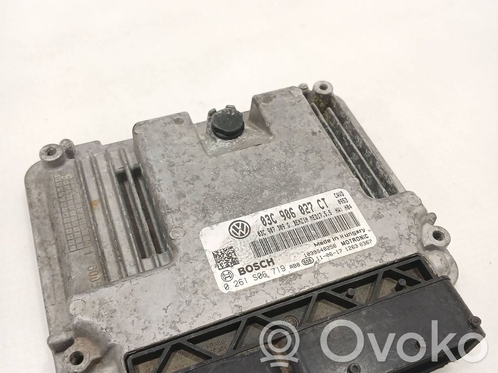 Volkswagen Golf VI Engine control unit/module 