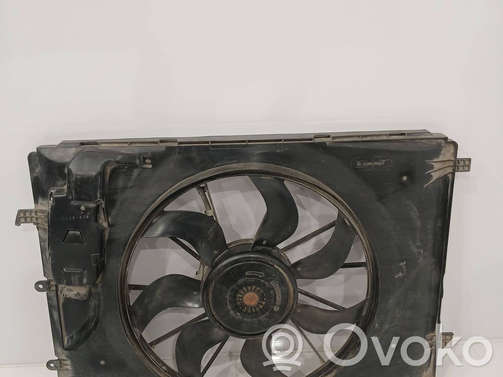 Mercedes-Benz A W176 Elektryczny wentylator chłodnicy 