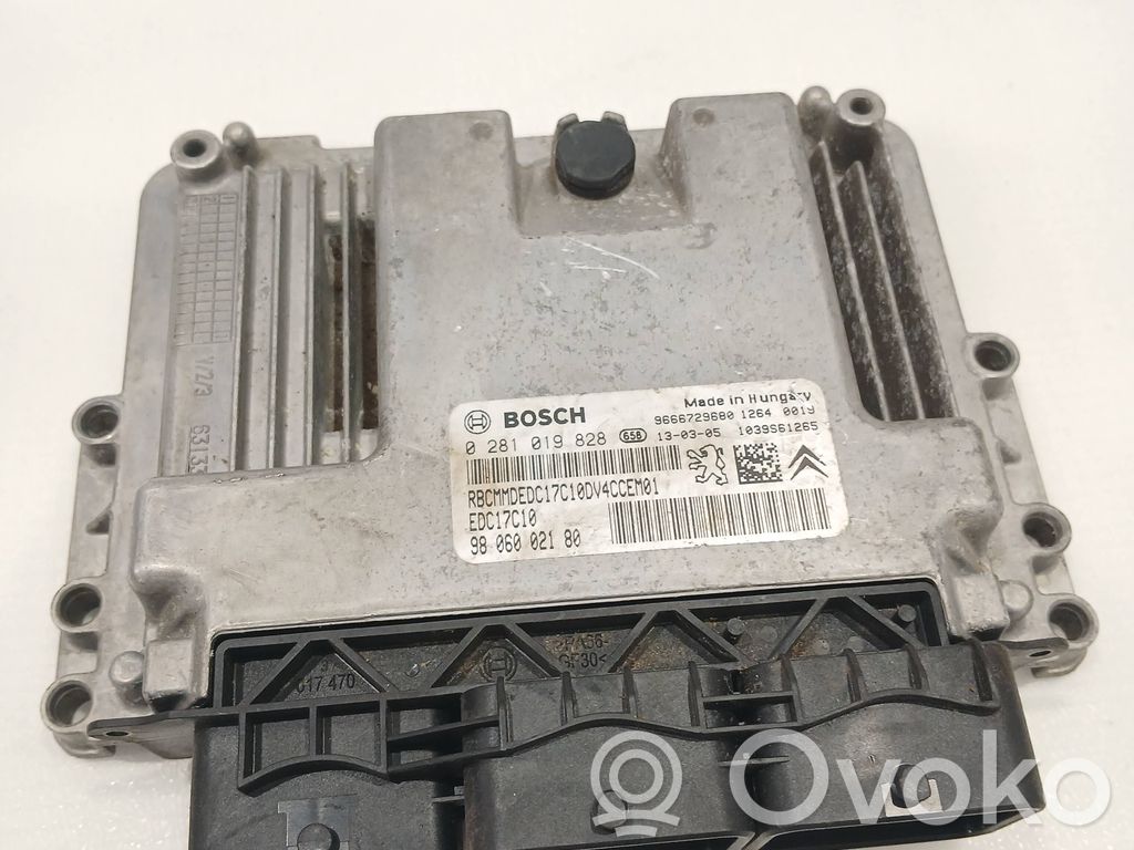Peugeot 208 I Engine control unit/module 