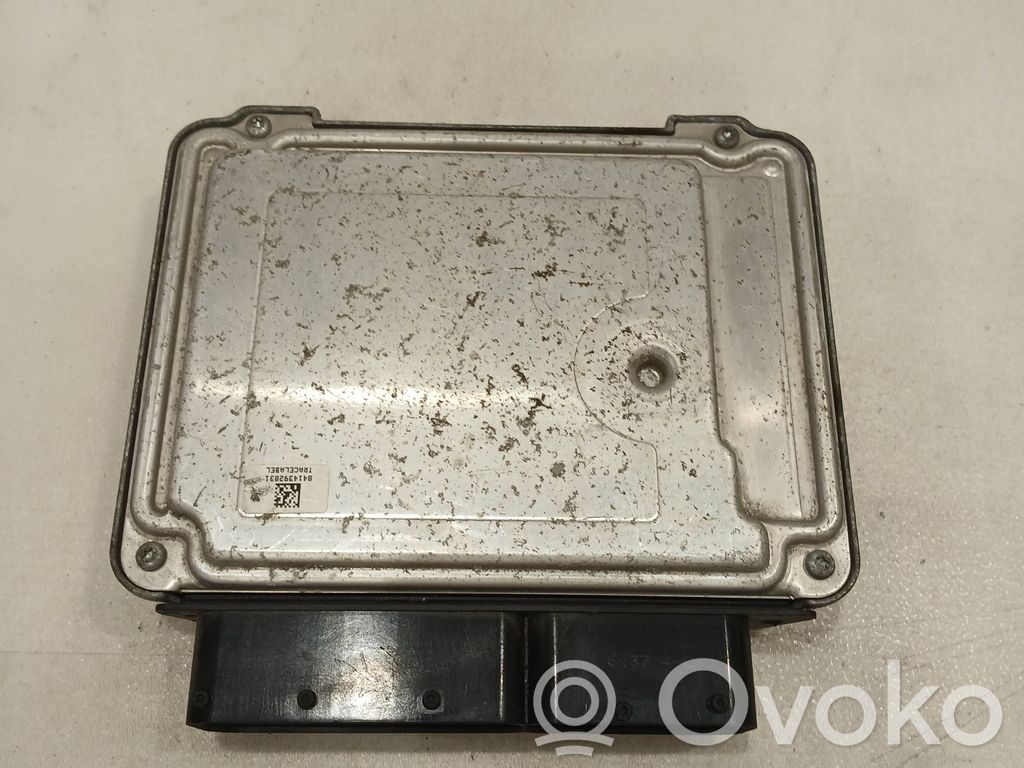 Volkswagen PASSAT B6 Engine control unit/module 