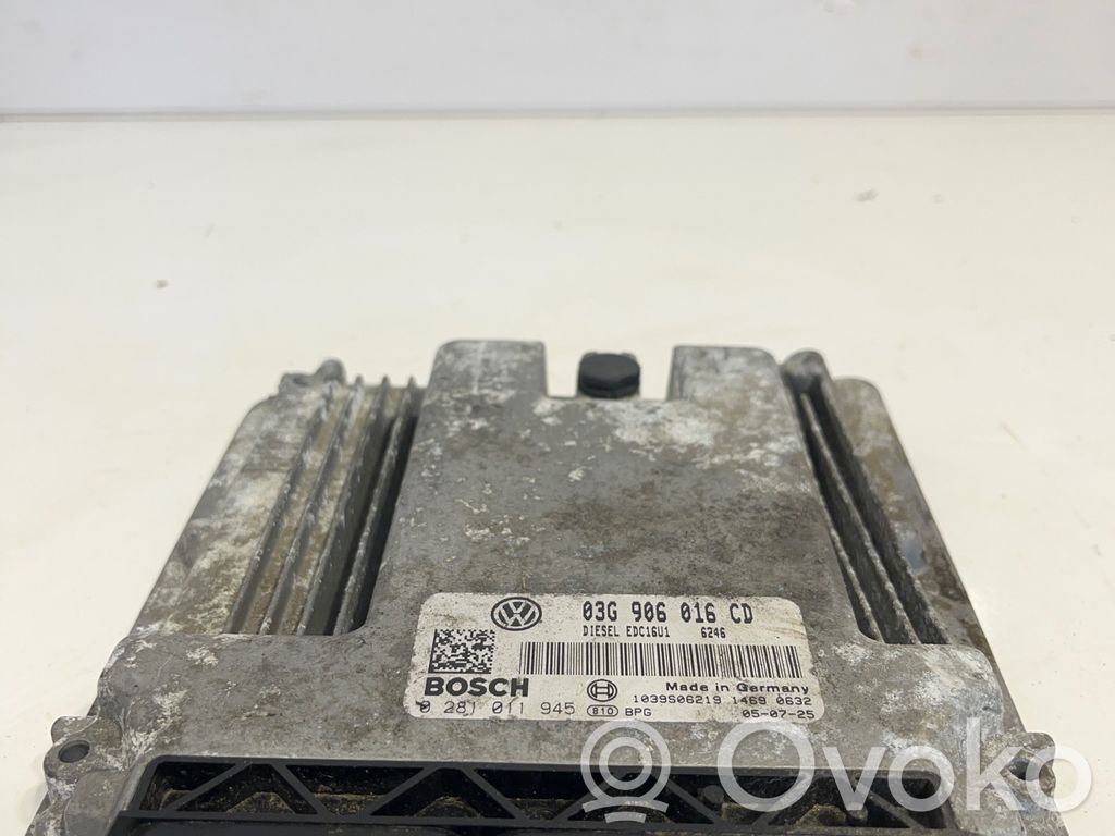 Volkswagen Touran I Engine control unit/module 