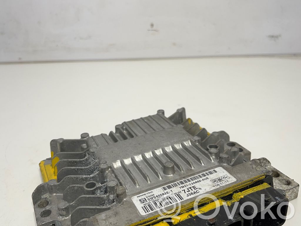Ford C-MAX I Engine control unit/module 