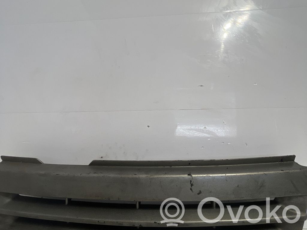 Opel Vectra A Etusäleikkö 