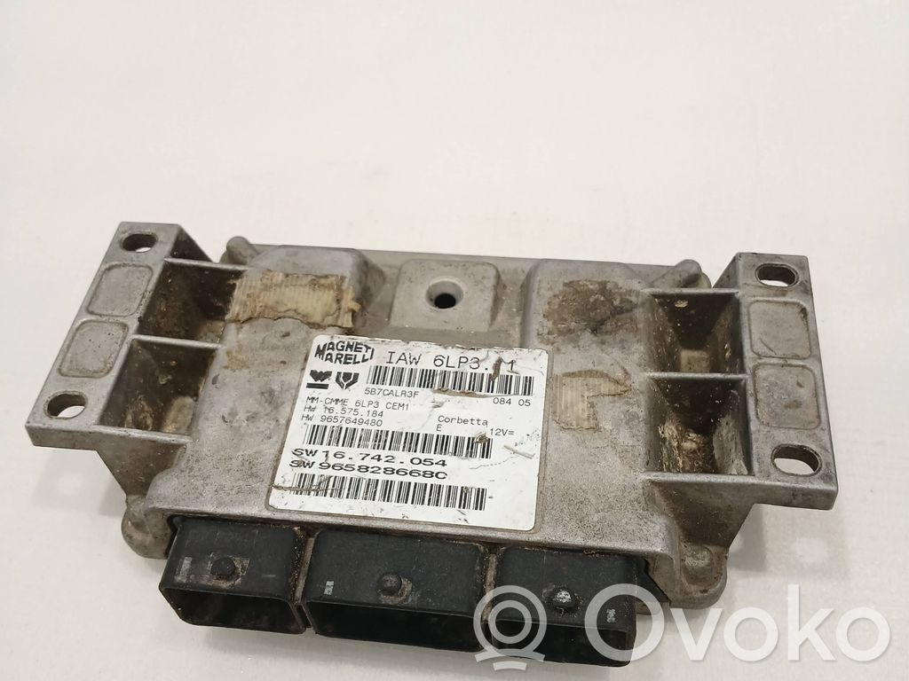 Peugeot 407 Engine control unit/module 